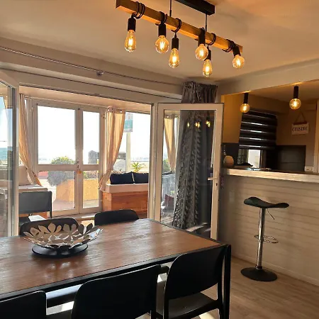 D'exception & Acces Direct Apartmán *